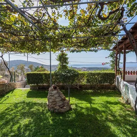 The Eagle's Nest House - Overlooking Antiparos بيت للعطل