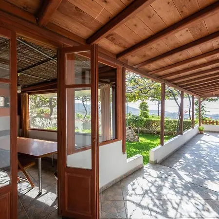 The Eagle's Nest House - Overlooking Antiparos *